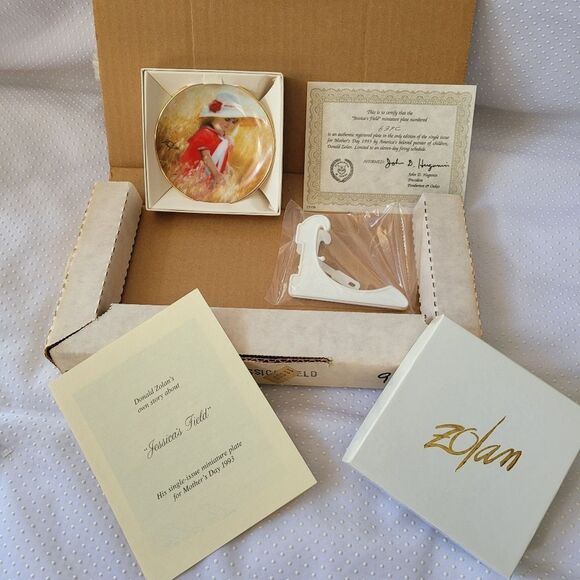 Rare Pemberton & Oaks "Jessica's Field" Vintage Mini Plate Collectible - Picture 5 of 5